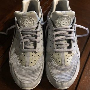 Women's Nike Hurrache shoe